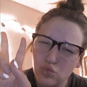 Meet your Posher, Amelia